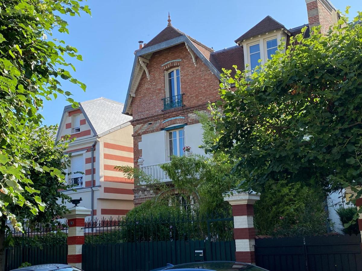 Cocon Cosy Aux Portes De Paris / จวนวิลล์-เลอ-พอนต์ ภายนอก รูปภาพ